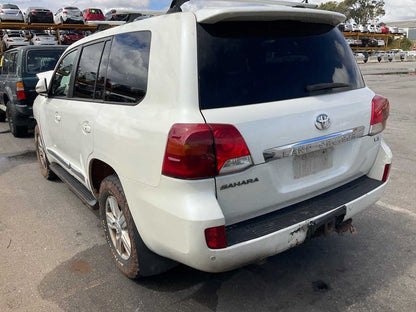 2014 Toyota Land Cruiser J200