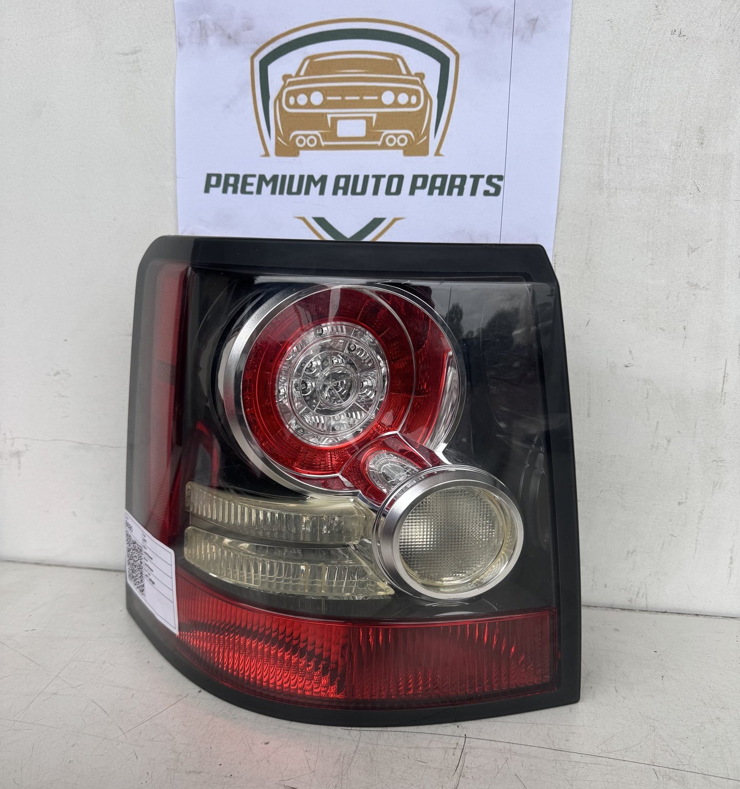 2011 Land Rover Land Rover Station Wagon Left Taillight