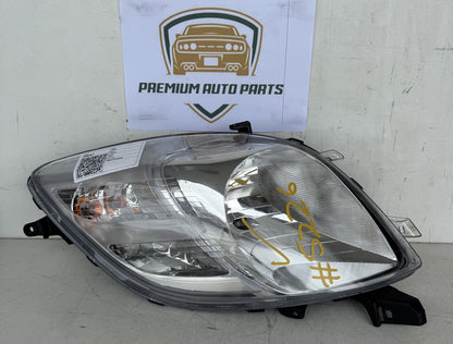 2006 Toyota Yaris Right Headlight 09252510