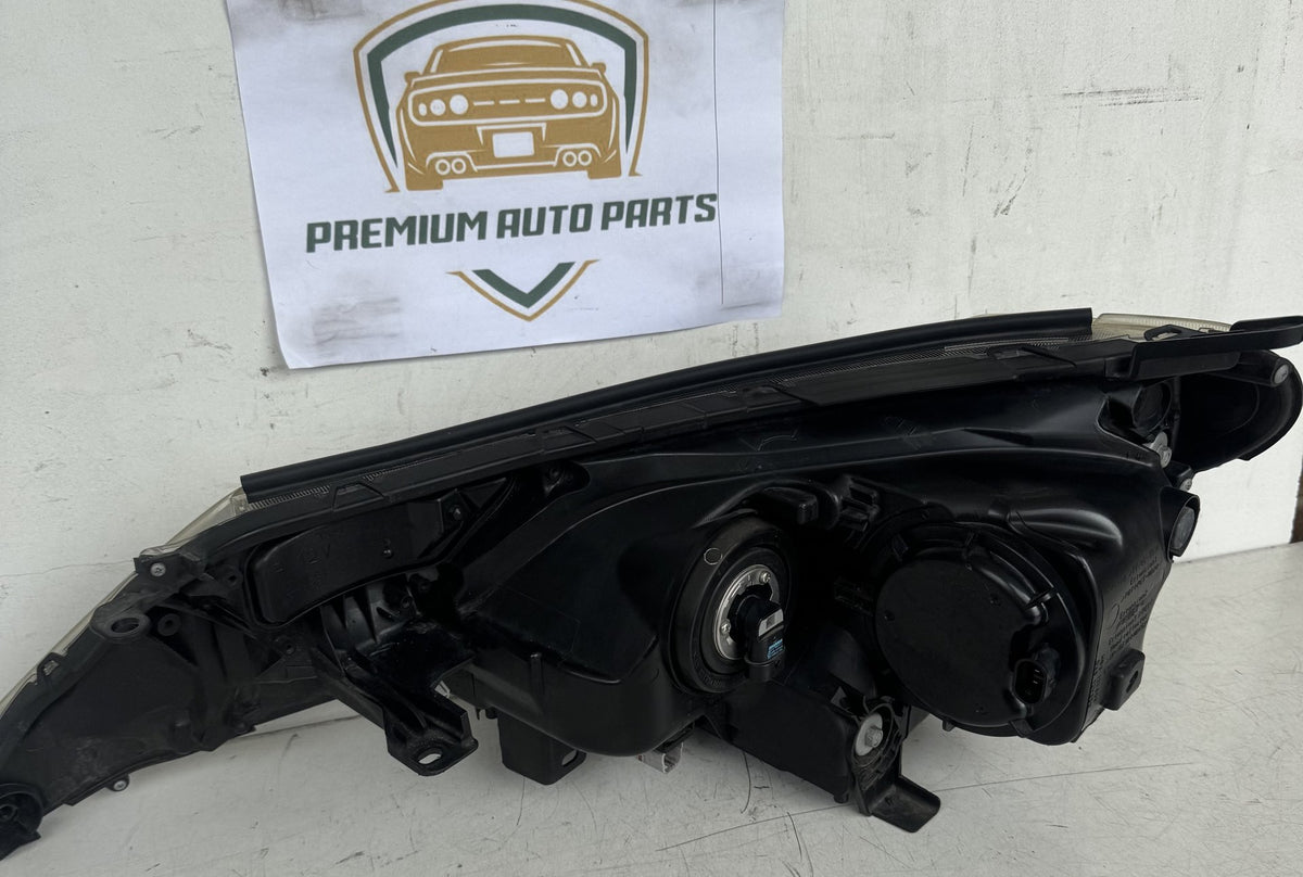 2016 Toyota RAV4 SUV Right Headlight STANLEY W0836