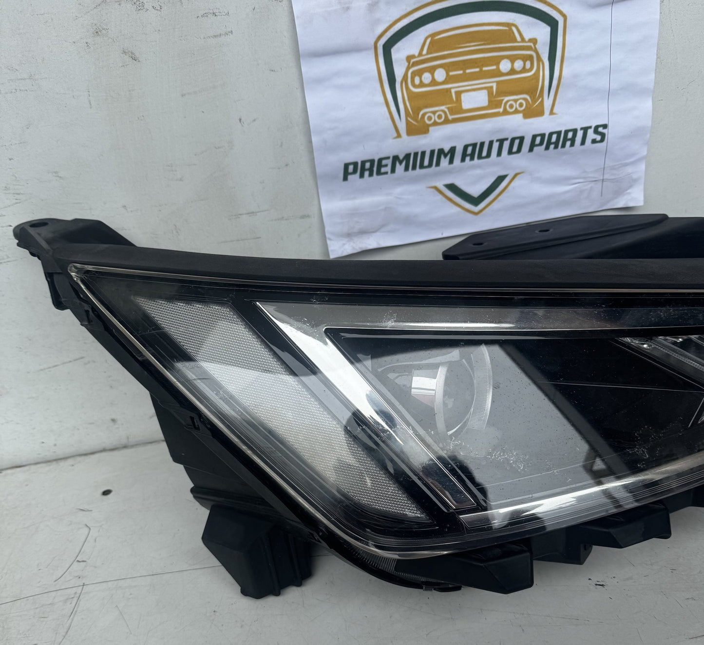 2019  AD Right Headlight