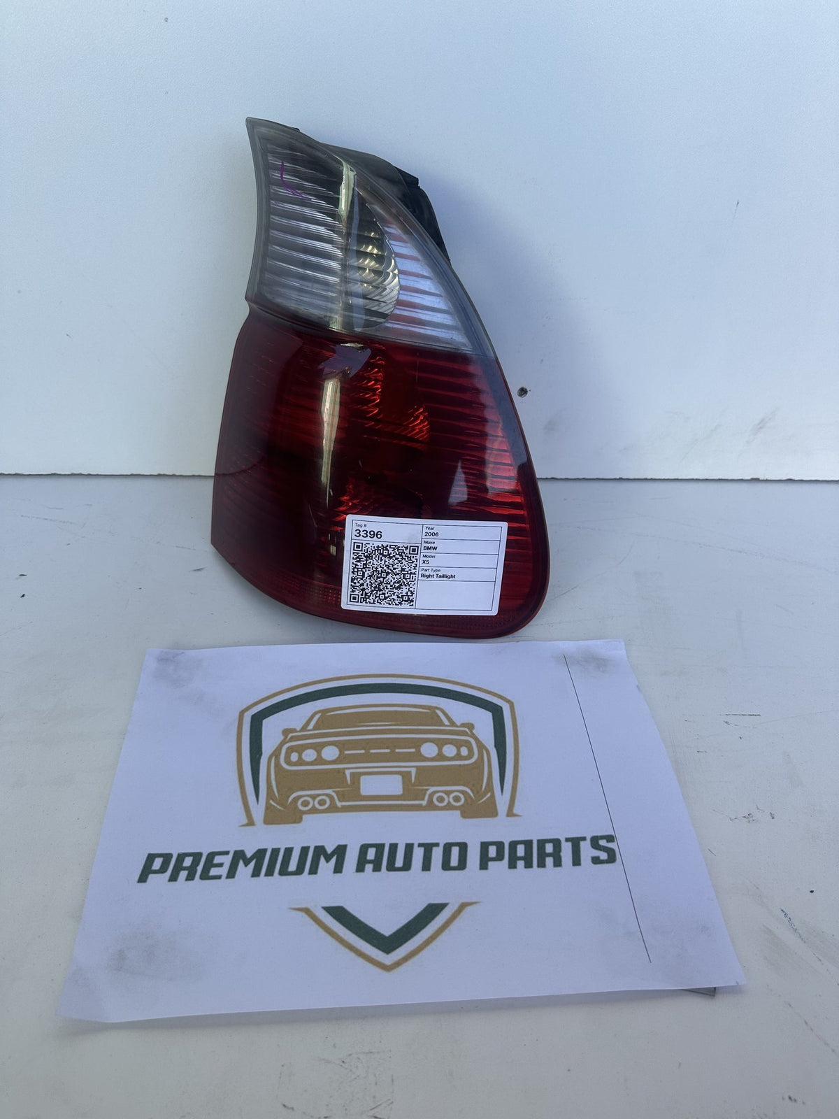 2003-2006 BMW X5 E53 SUV Right Taillight 412112