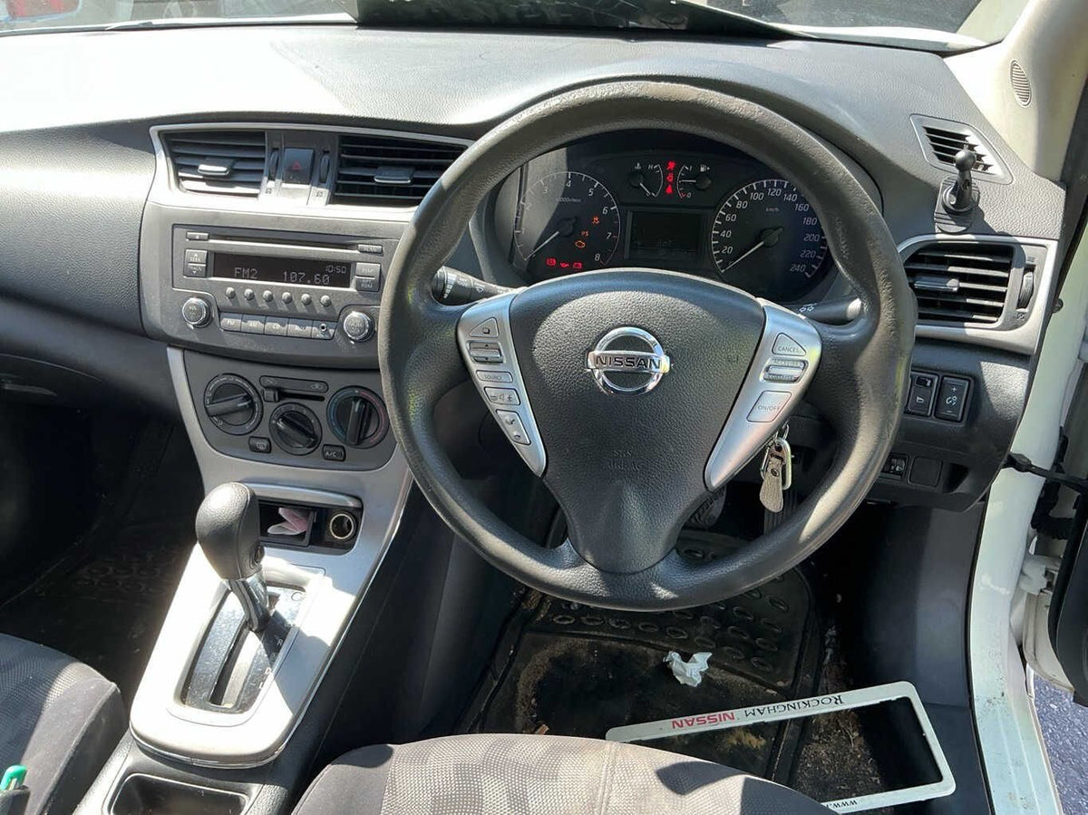 2015 Nissan Pulsar ST B17