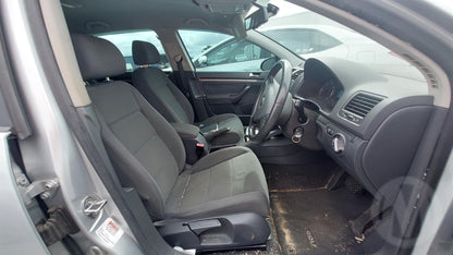 2005 Volkswagen Golf  Hatchback 
Volkswagen
Golf