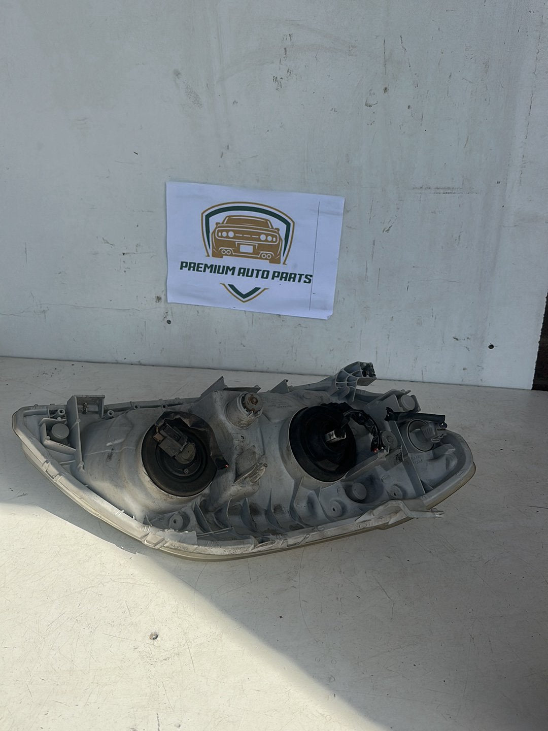 2004 Toyota Corolla E120 Hatchback Left Headlight