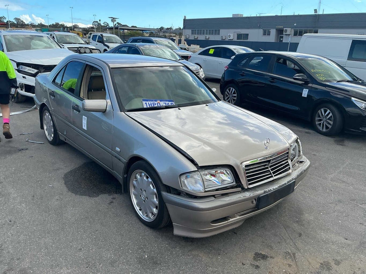 2000 Mercedes-Benz C-Class