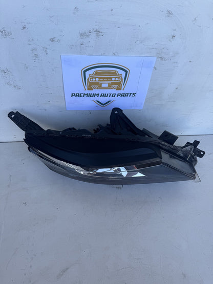 2023   Right Headlight