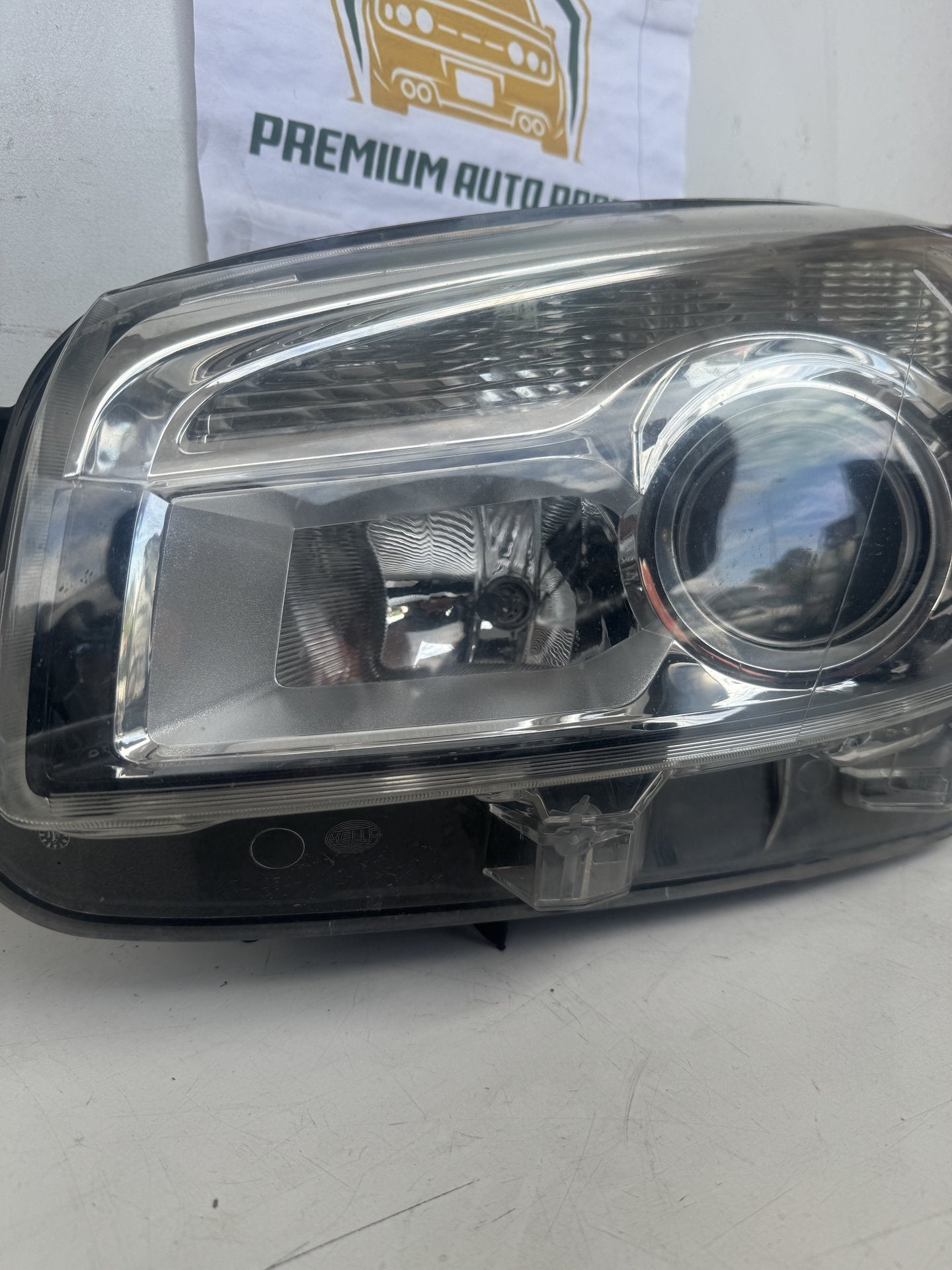 2010   Left Headlight
