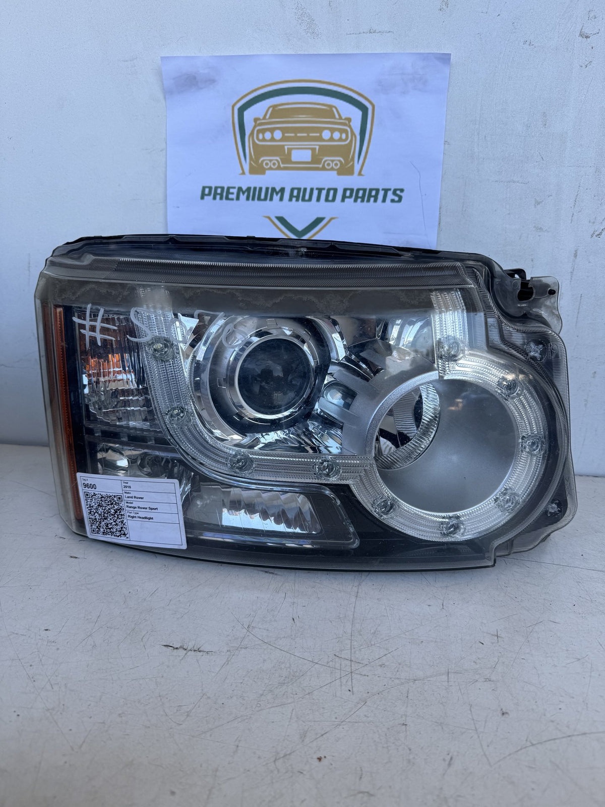 2010 Land Rover Range Rover Sport Station Wagon Right Headlight