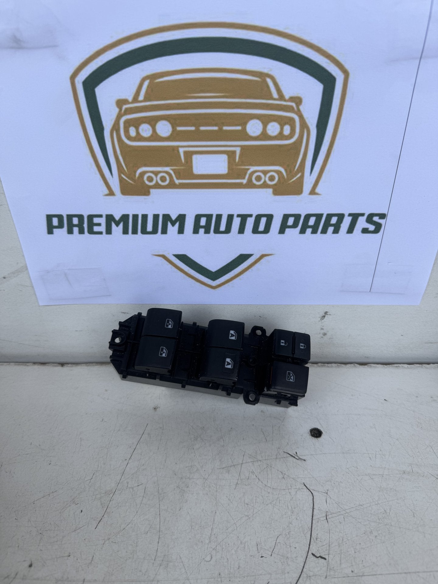 2015  U50 Master Power Window Switch