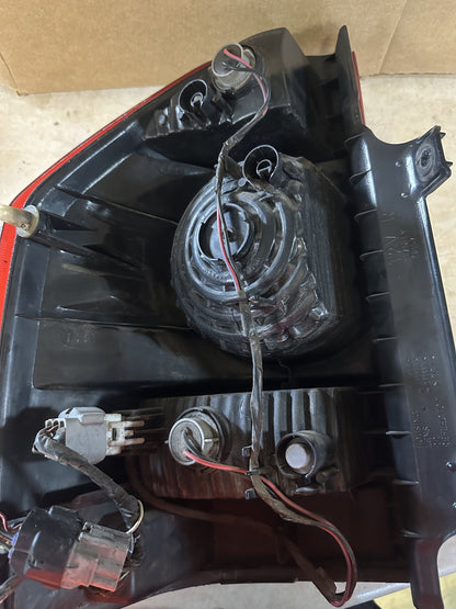 2005 Mitsubishi Pajero Right Taillight P3157