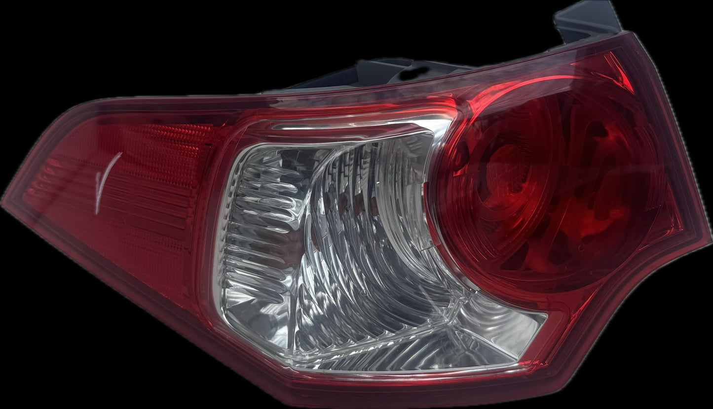 2009  CU Left Taillight