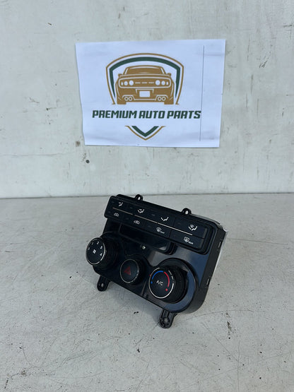2009 Hyundai i30 FD Hatchback Heater/AC Controls