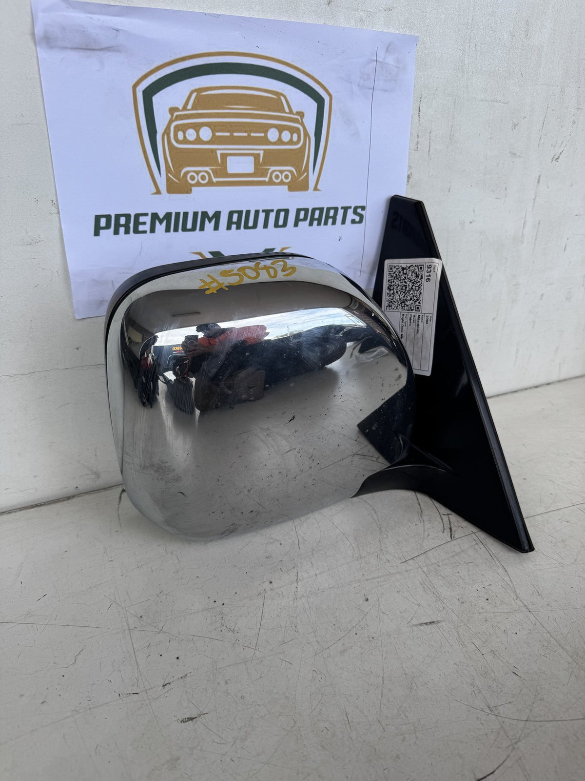 2004 Mitsubishi Pajero NP Station Wagon Right Door Mirror
