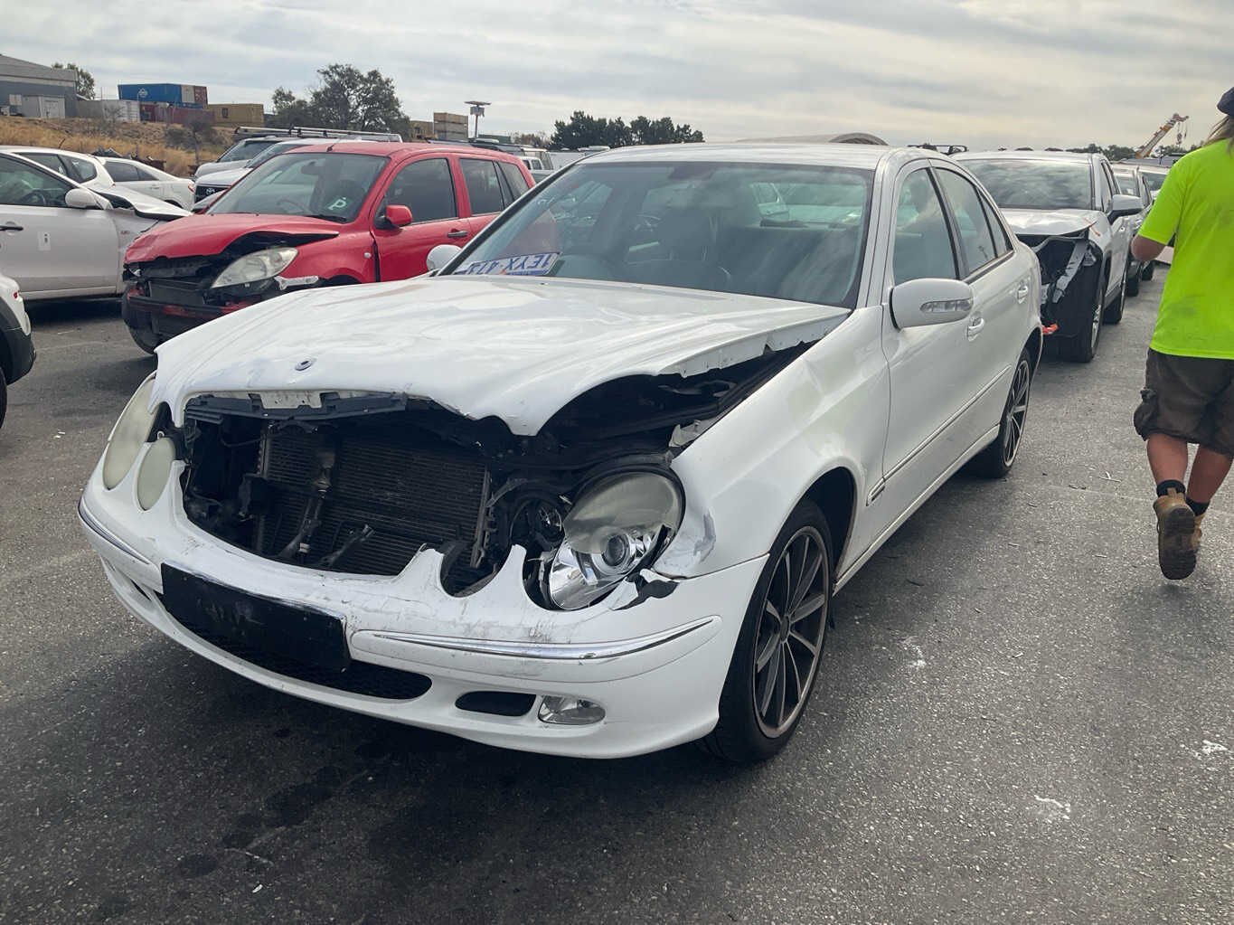 2004 Mercedes-Benz E240  W210Sedan 
Mercedes-Benz
E240