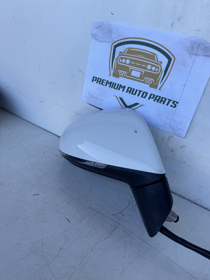 2016 Volkswagen Touareg Station Wagon Right Door Mirror
