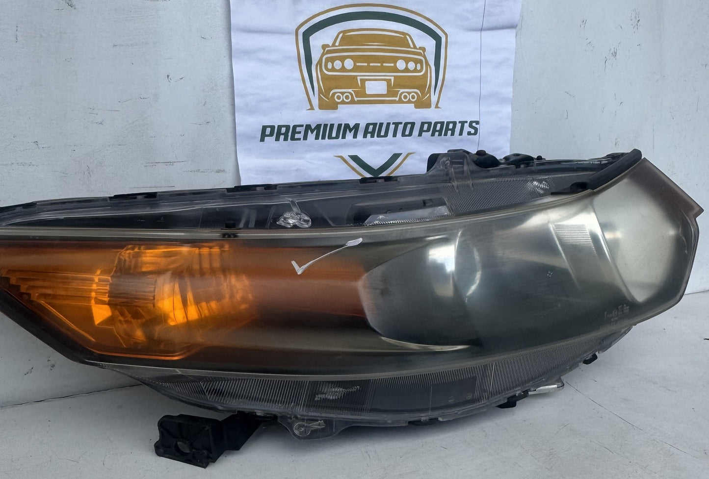 2009  CU Right Headlight