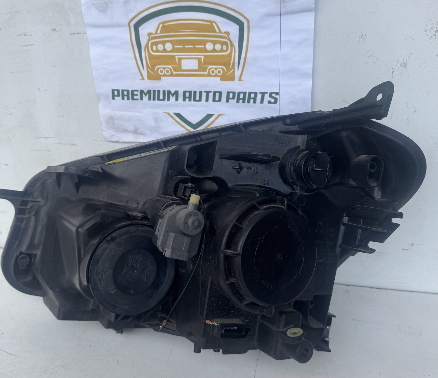 2010   Right Headlight