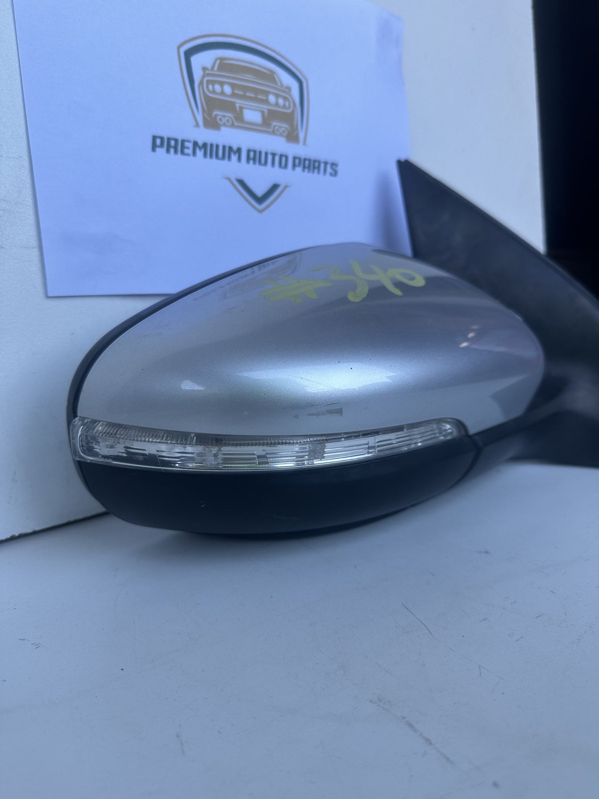 2010 Volkswagen Golf Station Wagon Right Door Mirror 021025