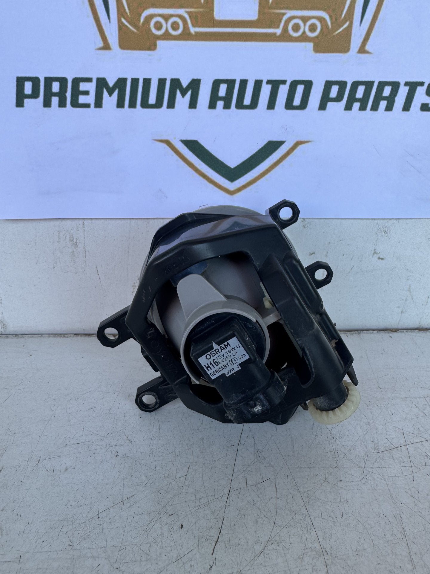 2017 Toyota RAV4 Station Wagon Left Fog Light