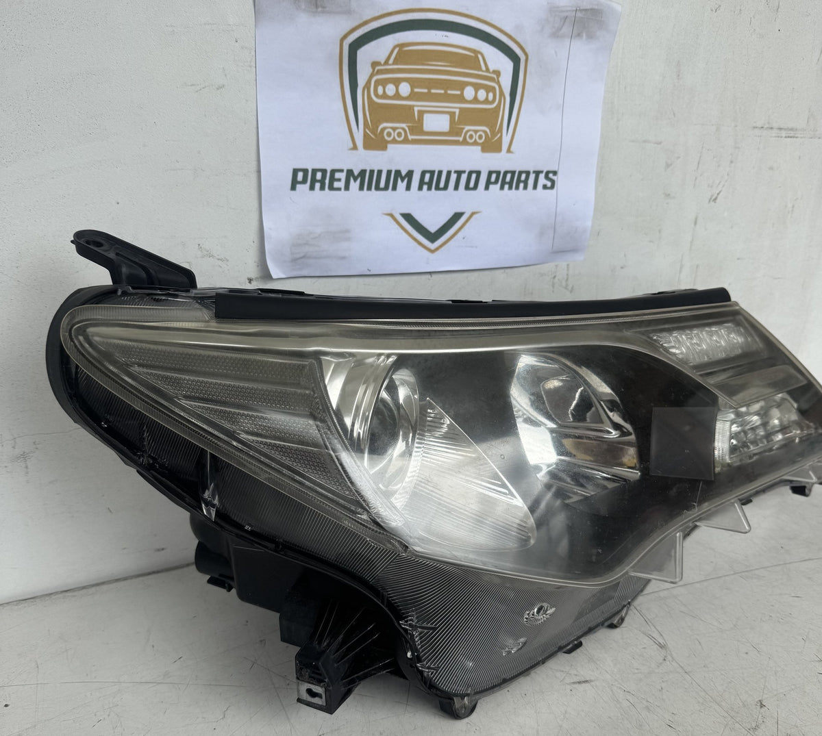 2016 Toyota RAV4 SUV Right Headlight STANLEY W0836