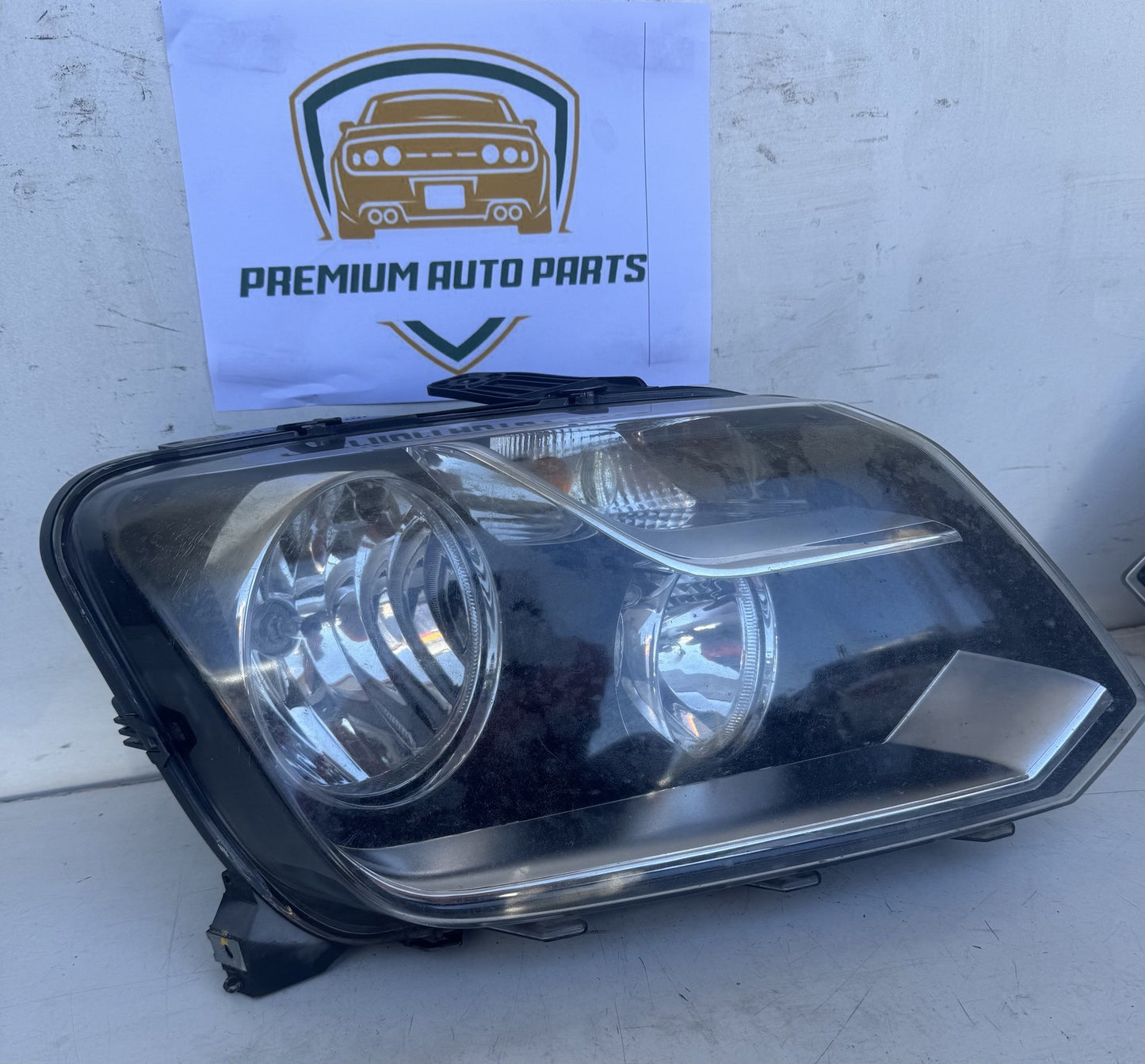 2016  2H Right Headlight