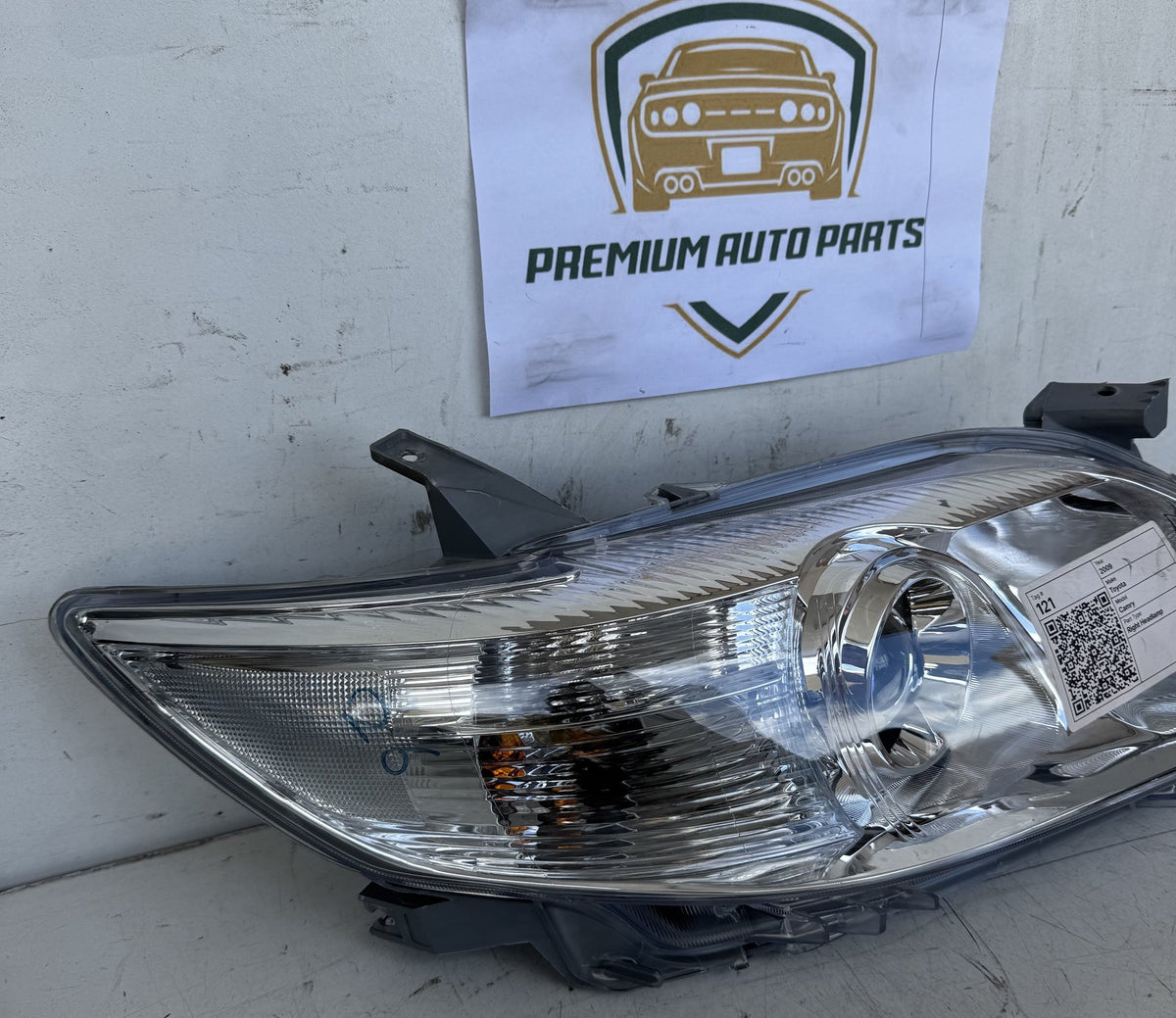 2009 Toyota Camry - Right Headlight