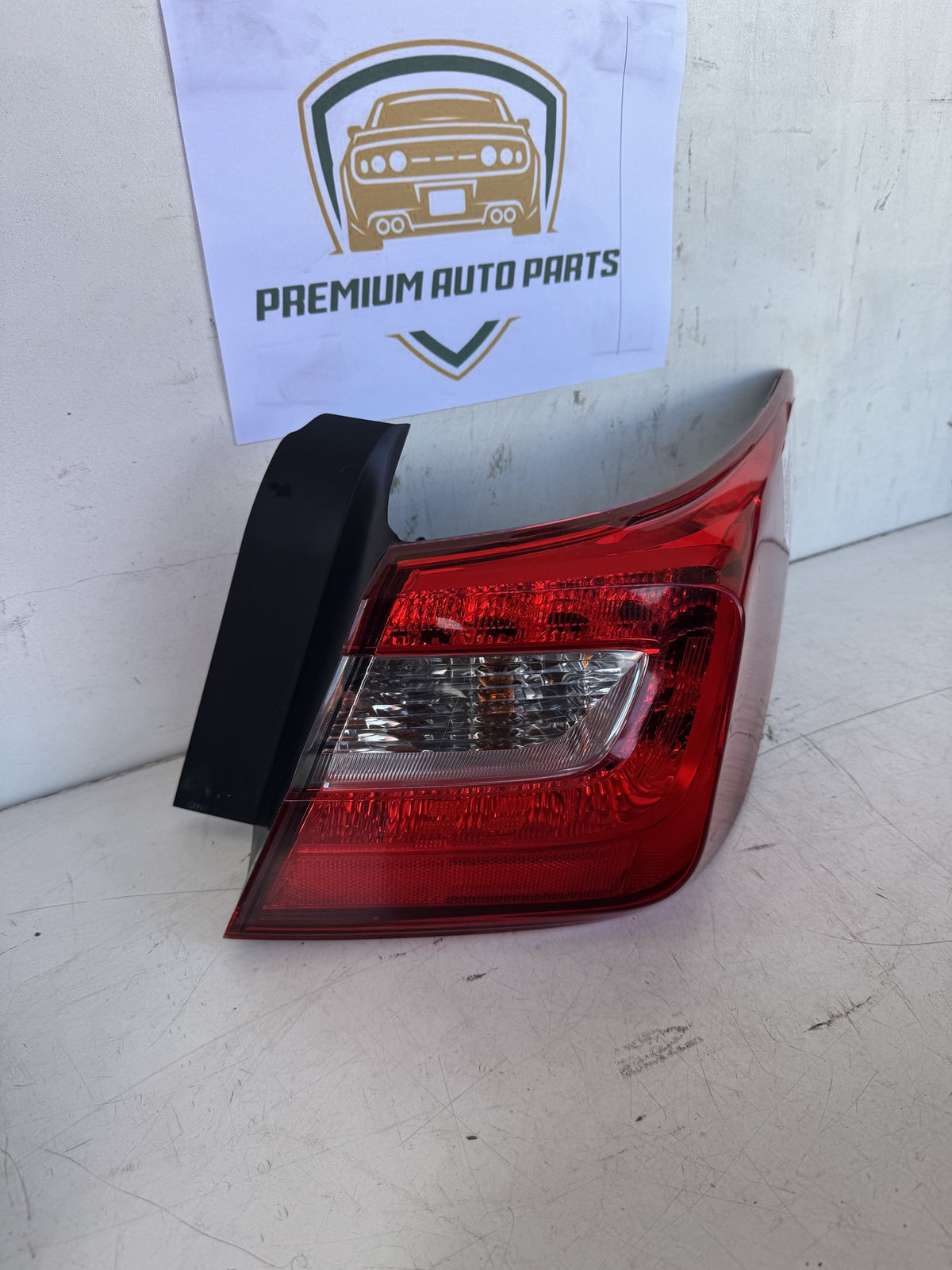 Subaru Legacy Right Taillight koito 220-60231