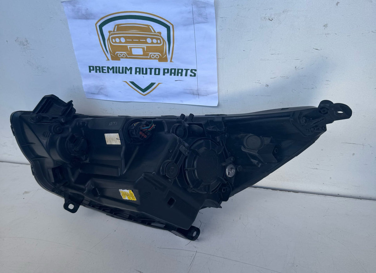 2016 Hyundai Accent Sedan Right Headlight 92102-1R7XX
