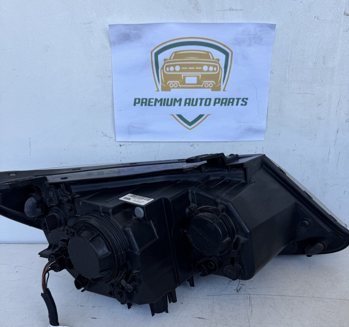 2013 Kia Sorento XM Station Wagon Left Headlight L009G5900GV