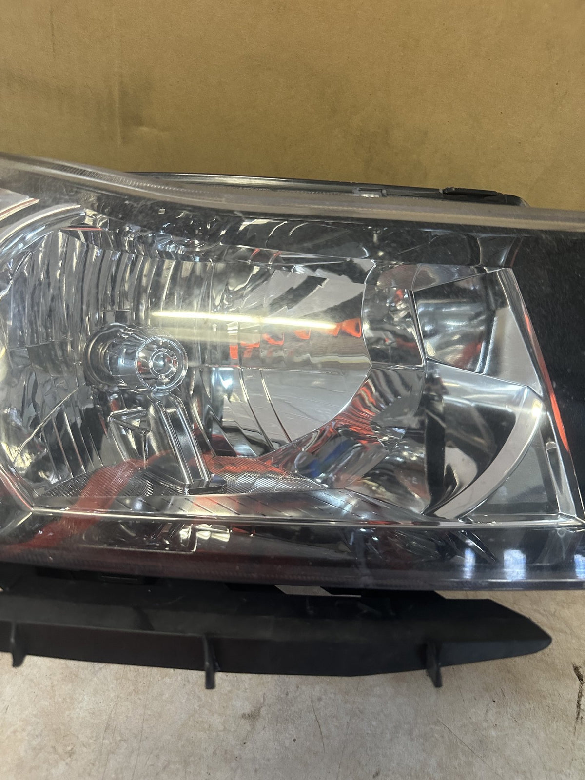 2010 Holden Cruze Cruze Right Headlight 12412