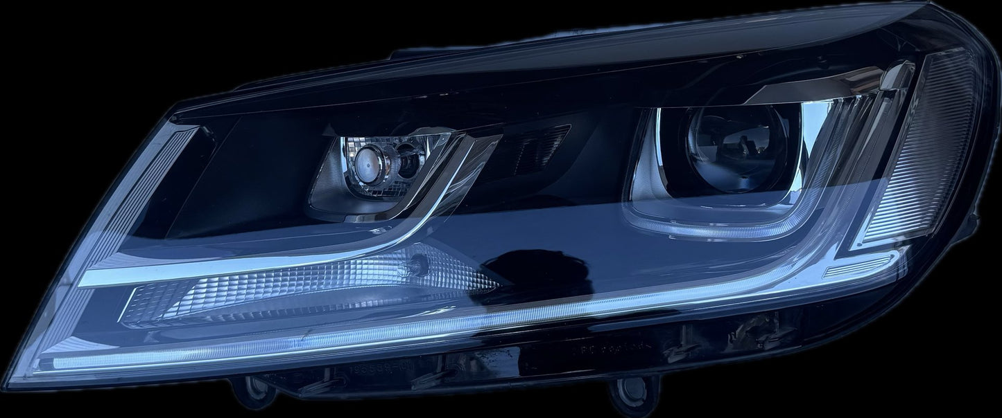 2016 Volkswagen Touareg Station Wagon Left Headlight