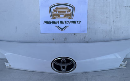 2017 Toyota RAV4 Station Wagon Grille