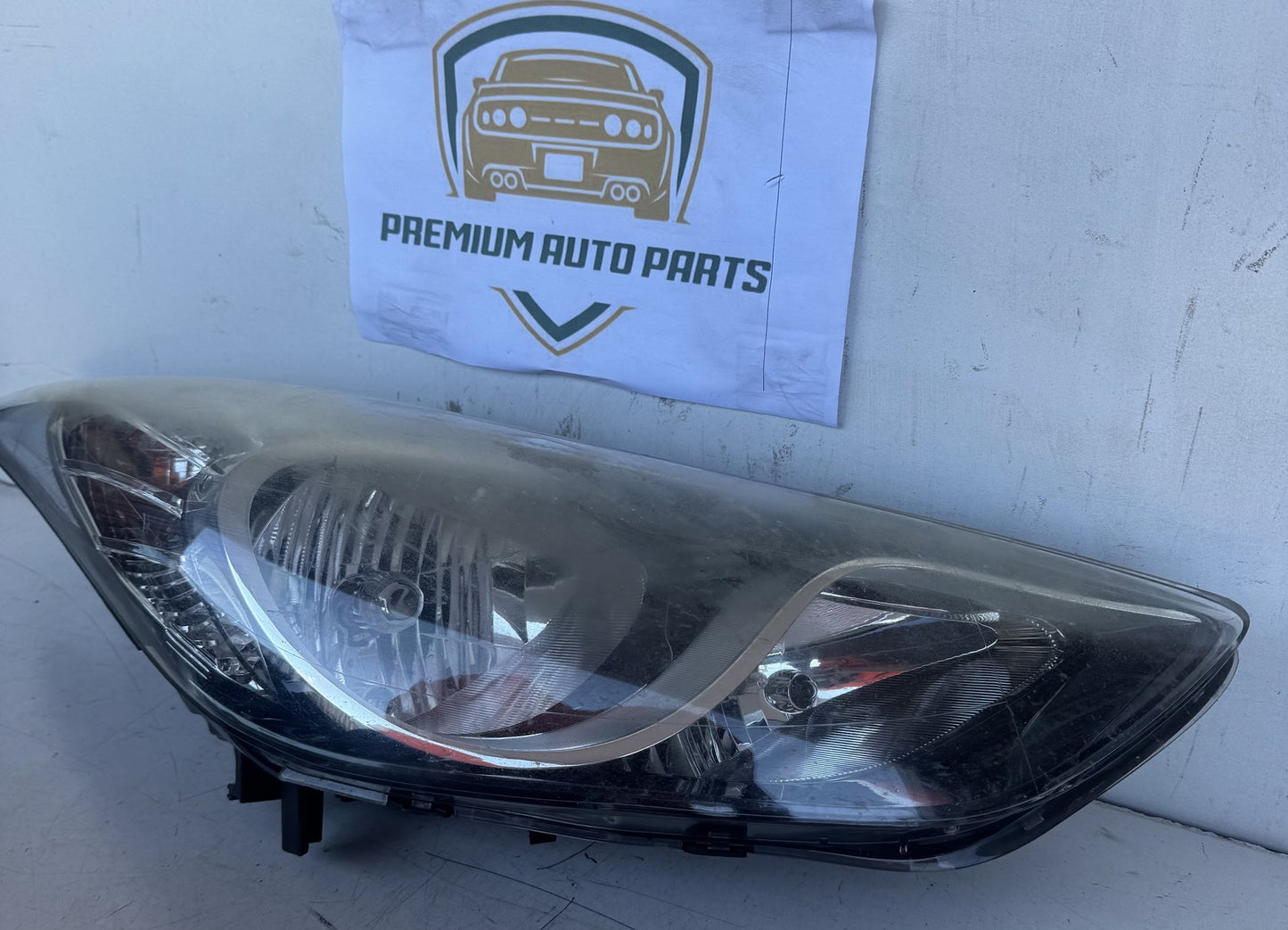 2013 Hyundai Elantra MD Sedan Right Headlight