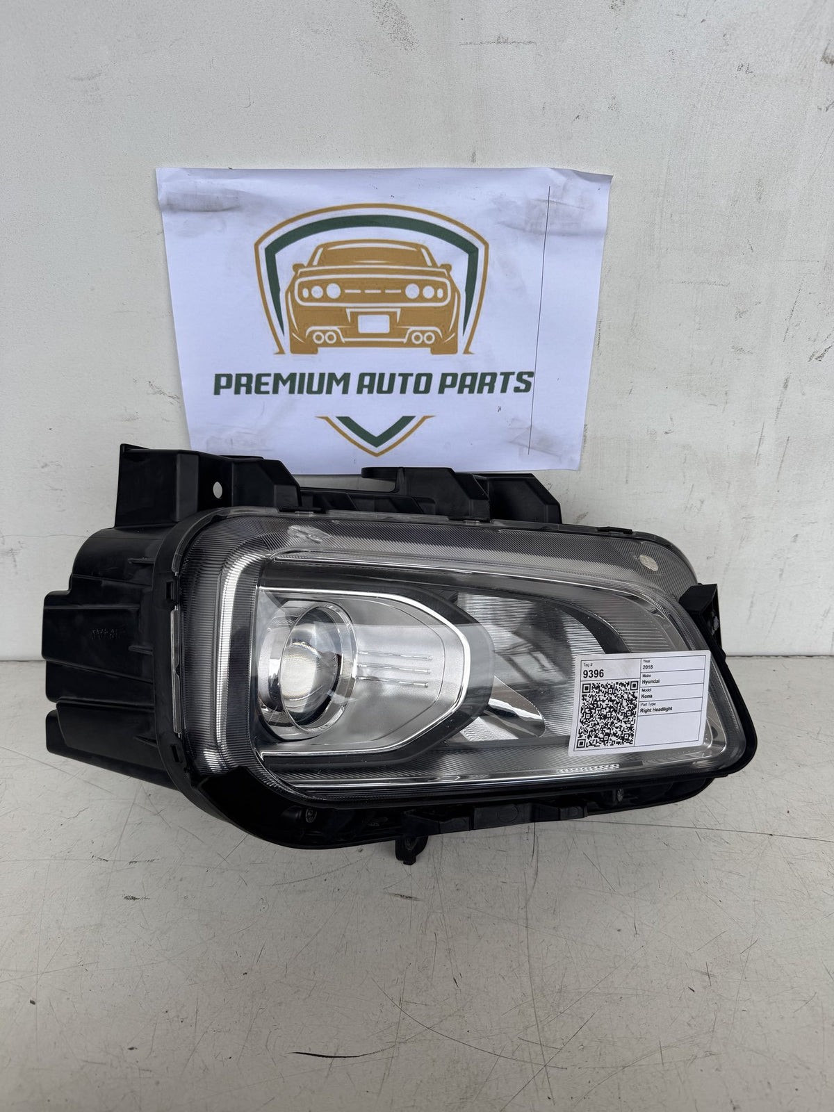2018 Hyundai Kona OS Station Wagon Right Headlight J9921-21020