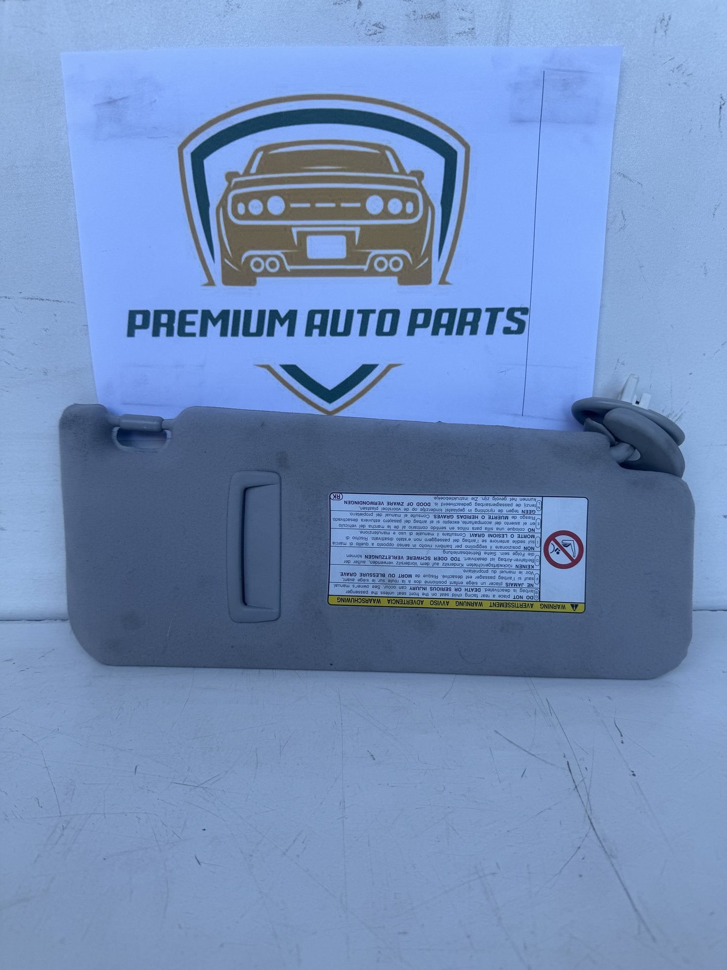 2010  E20 Left Sun Visor