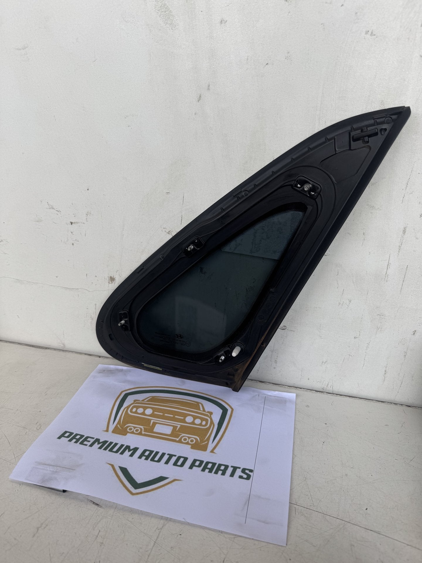 2017 Hyundai i30 Hatchback Left Rear Cargo Glass