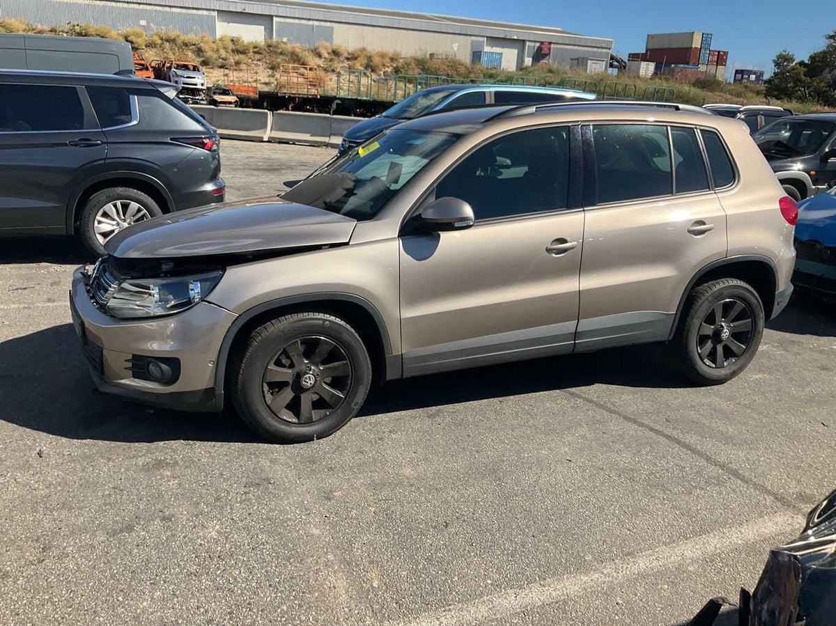 2013 Volkswagen Tiguan MK1- 5N