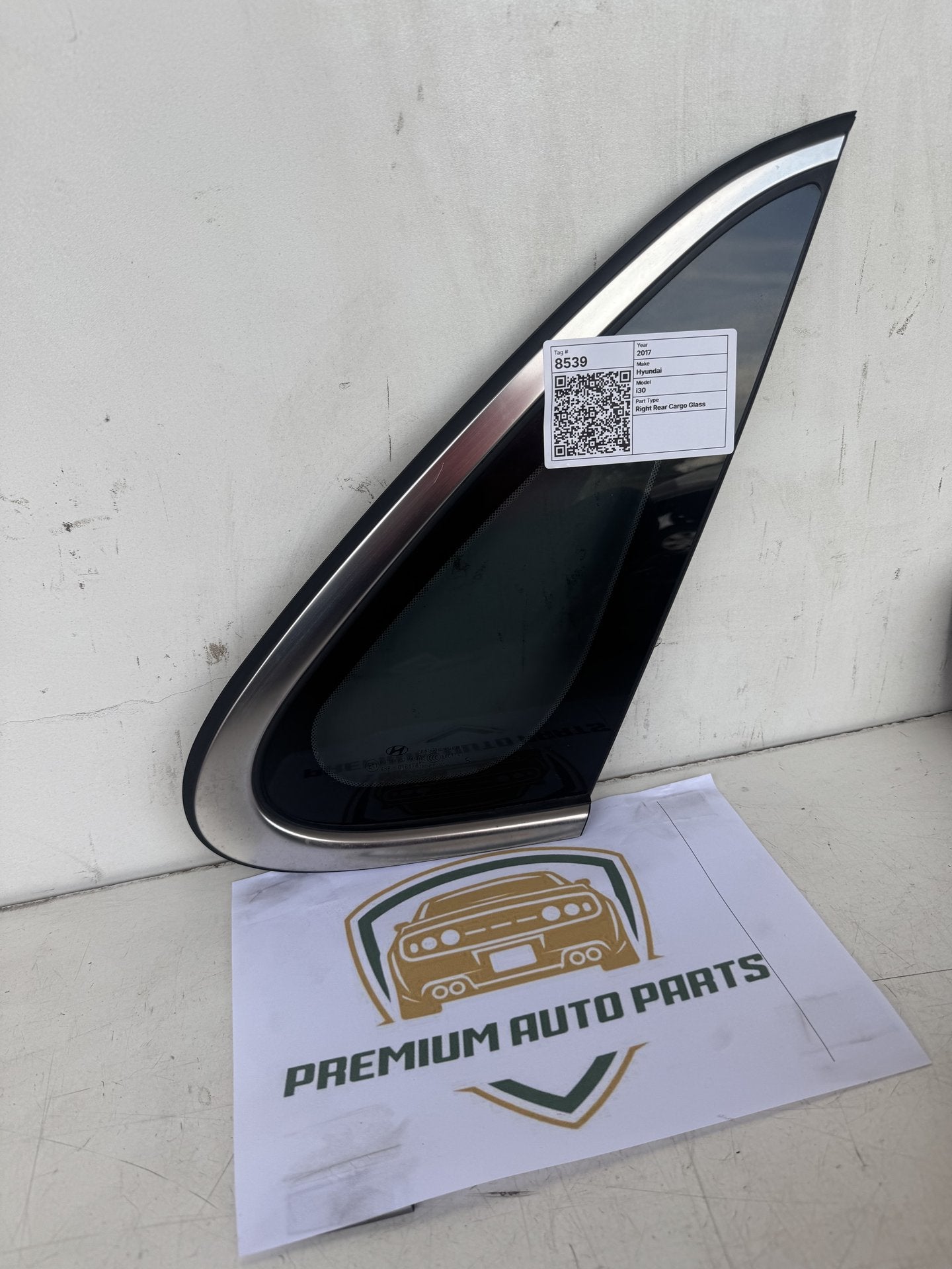 2017 Hyundai i30 Hatchback Right Rear Cargo Glass