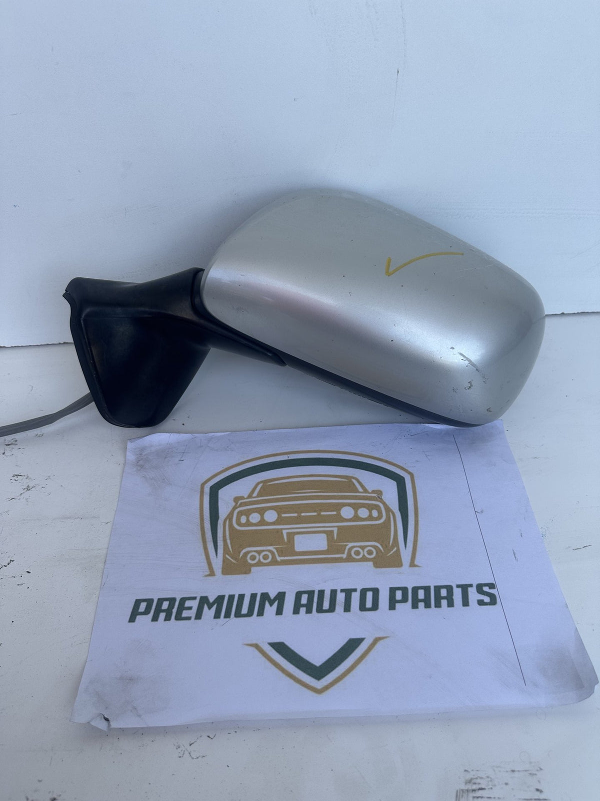 2007 Toyota Corolla Hatchback Left Door Mirror 022310