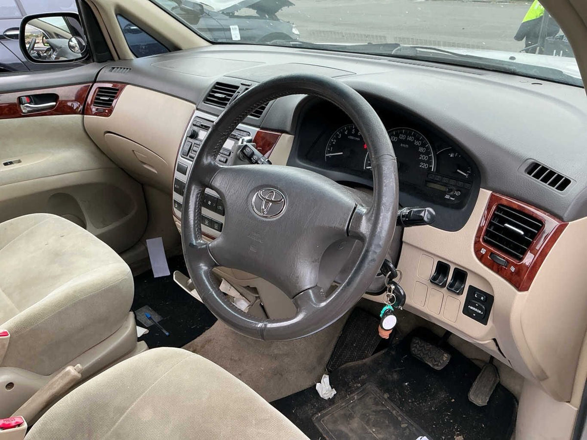 2003 Toyota Avensis Verso