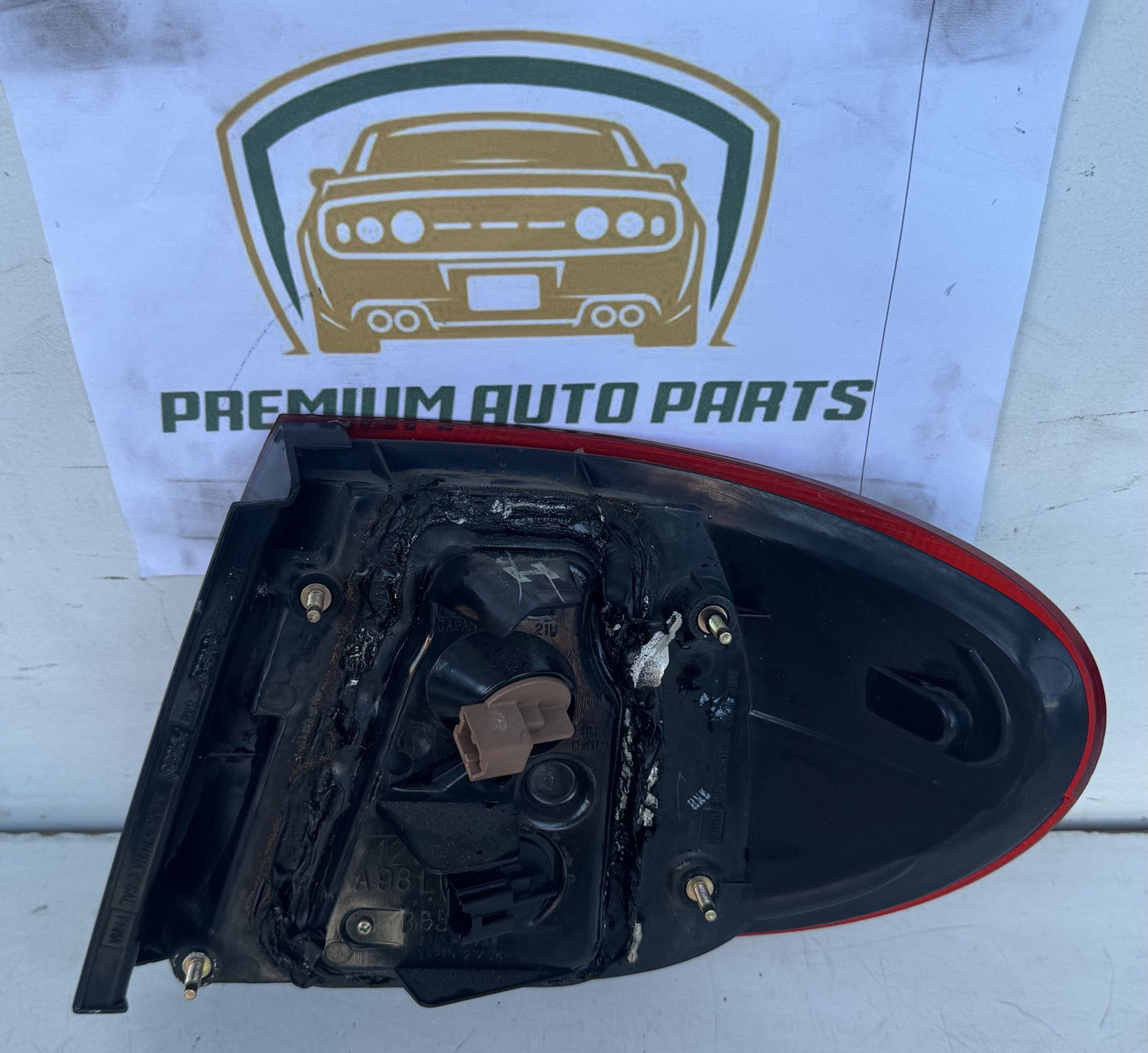 2002   Left Taillight