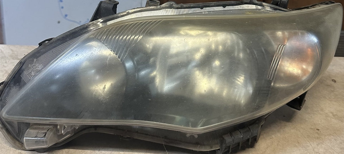 2010 Toyota Corolla Left Headlight
