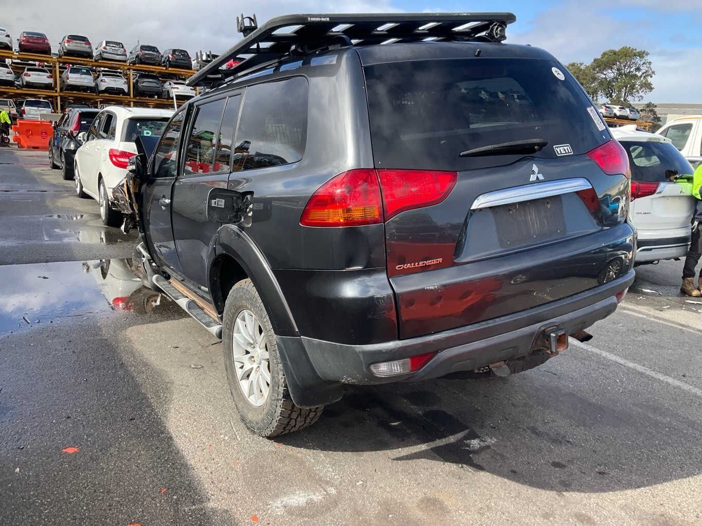 2011 Mitsubishi Challenger PB
