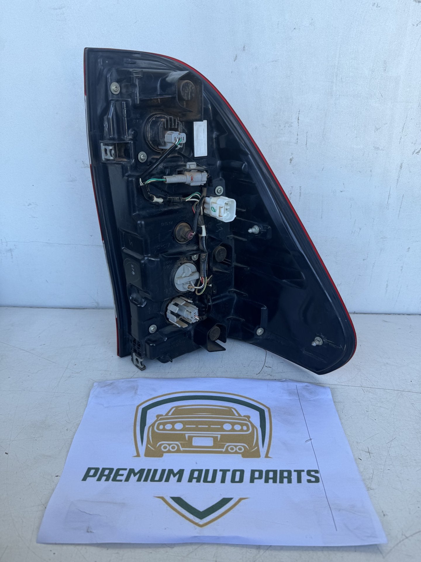 2023 Toyota Hilux Pickup Left Taillight koito 0K-186