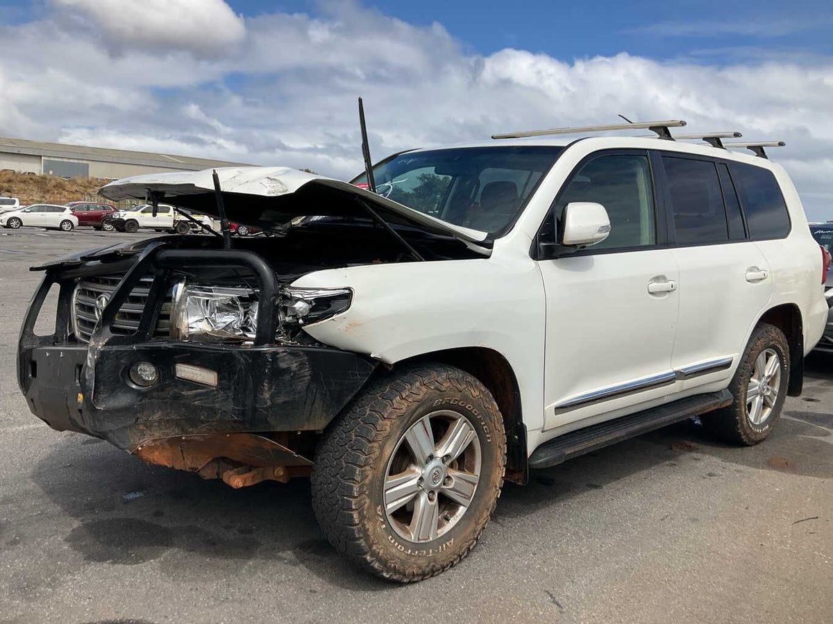 2014 Toyota Land Cruiser J200