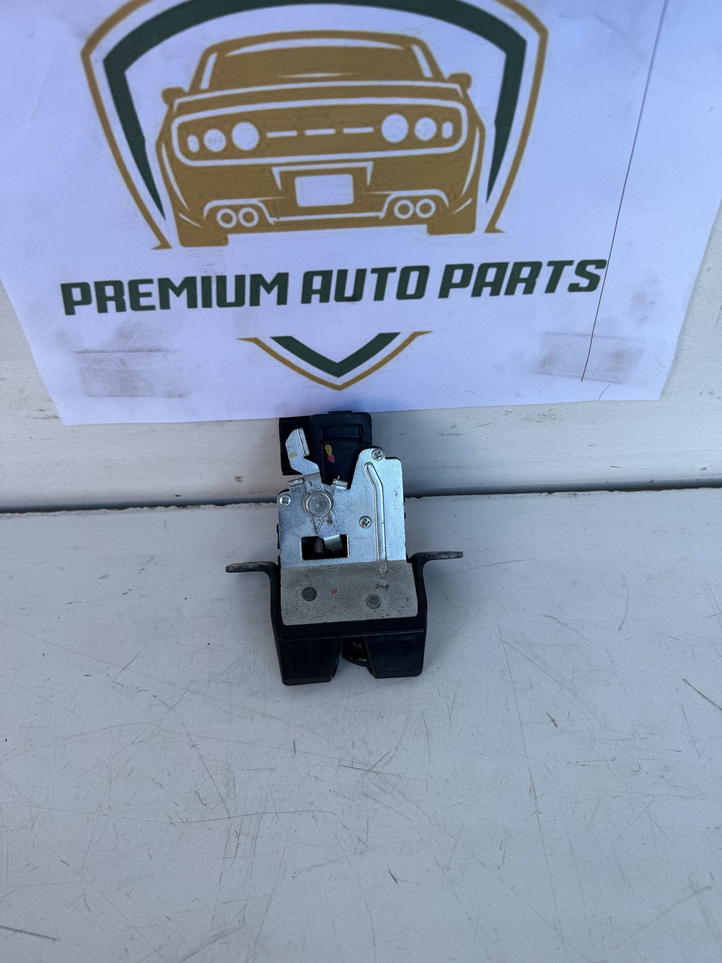2014  GD Tailgate Lock Actuator
