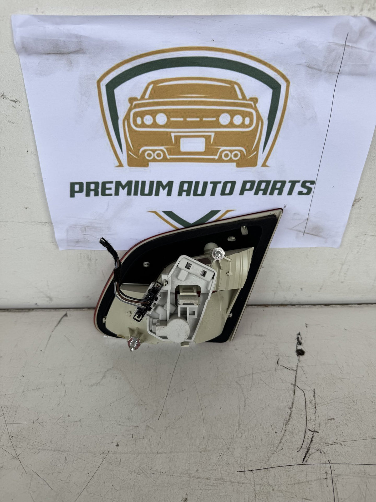 2009 Skoda Superb Sedan Left Bootlid Light