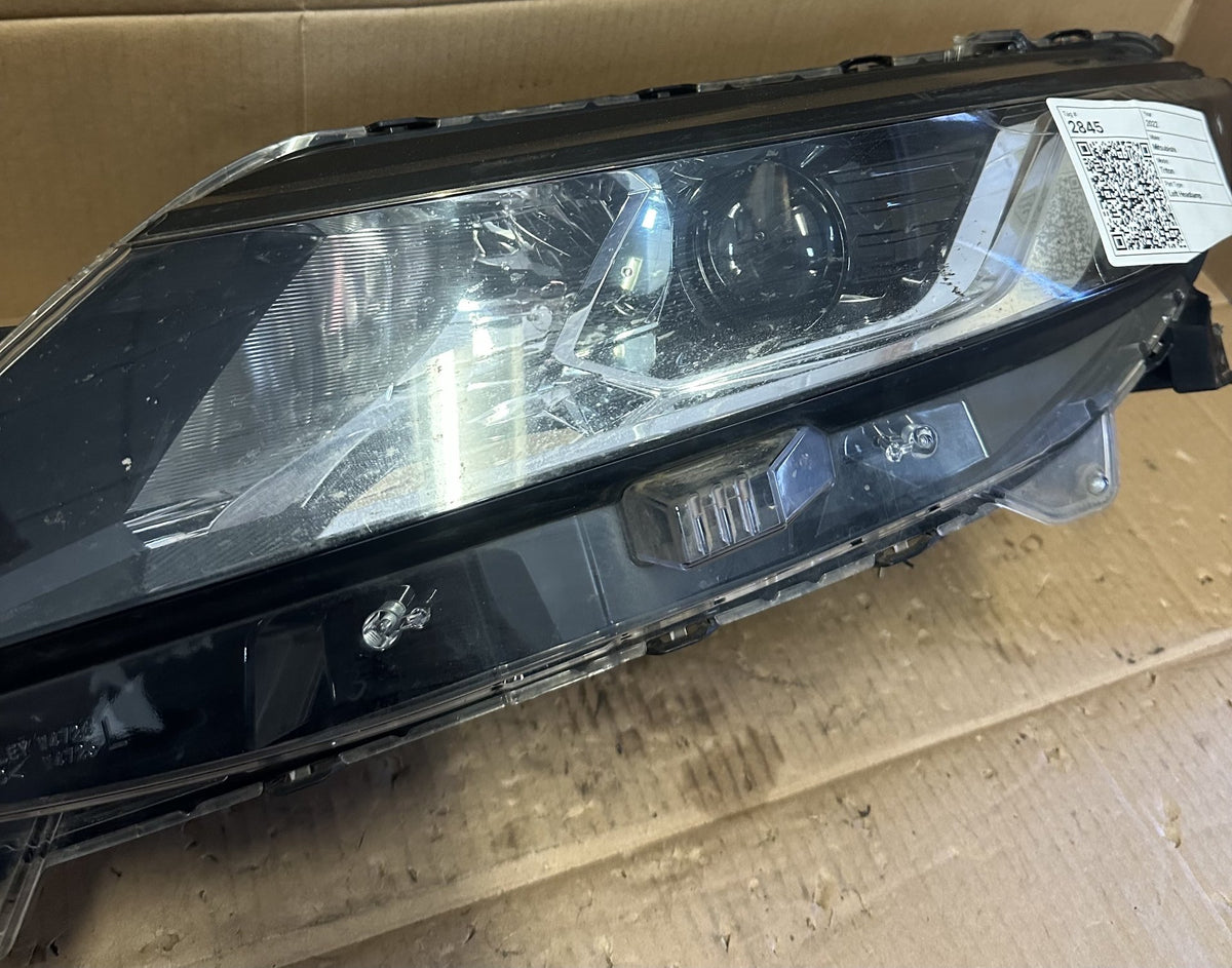 2022 Mitsubishi Triton Left Headlight W4724