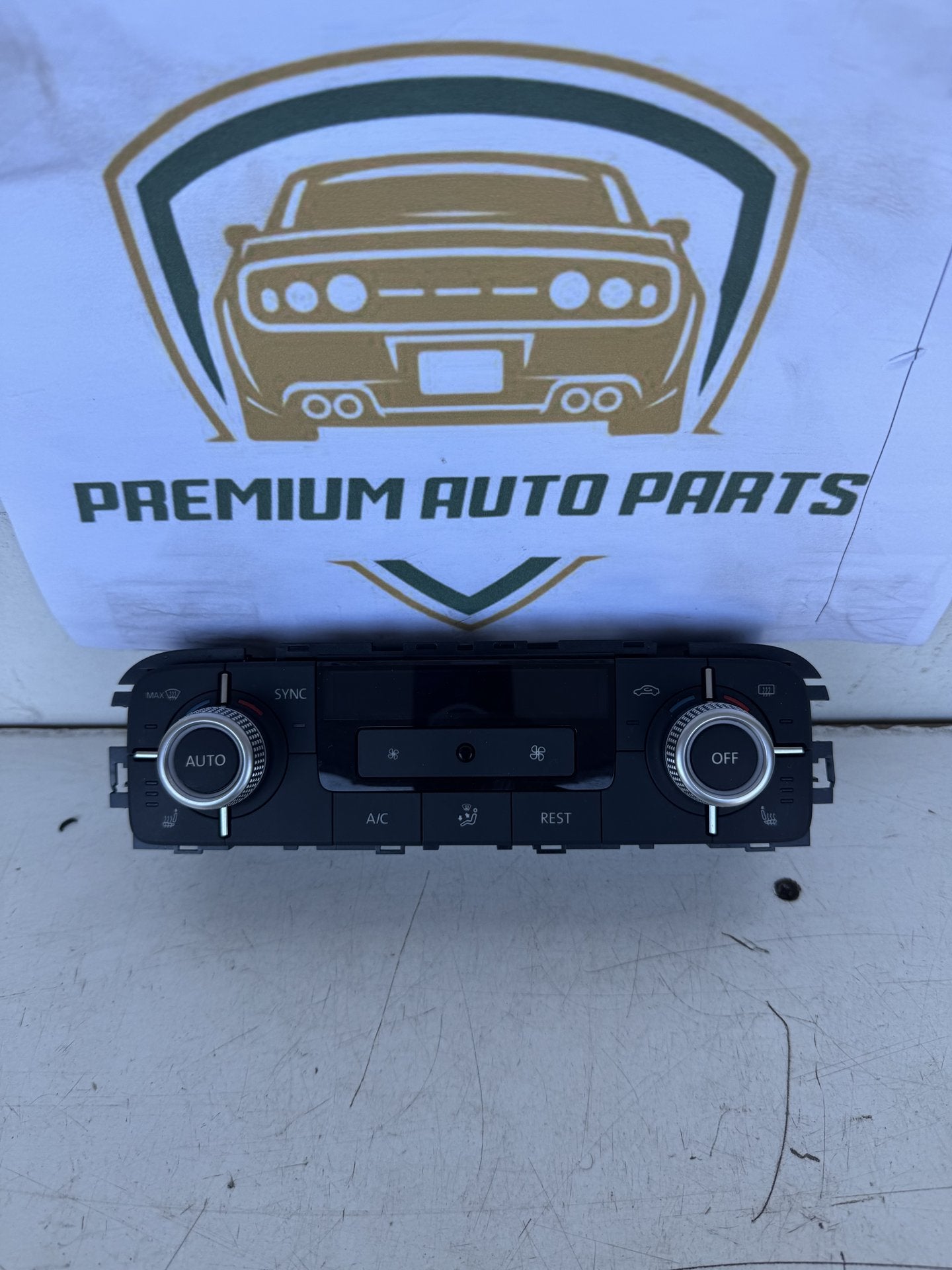 2016 Volkswagen Touareg Station Wagon Heater/AC Controls